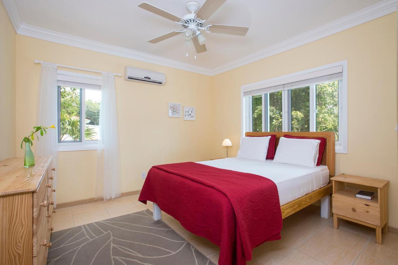 Sir Charles Guest House Palmetto Point Buitenkant foto