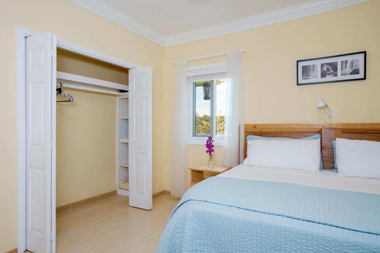 Sir Charles Guest House Palmetto Point Buitenkant foto